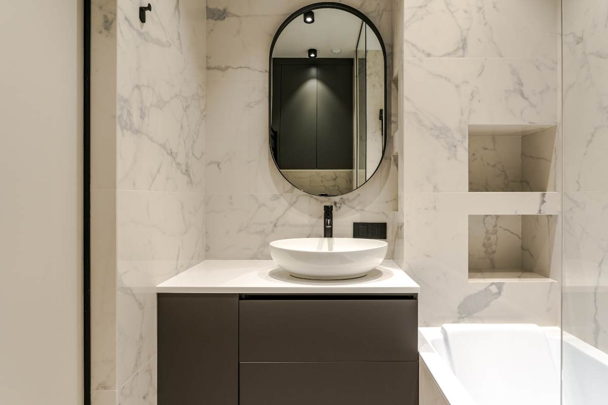 Cu ce se lustruiește marmura?